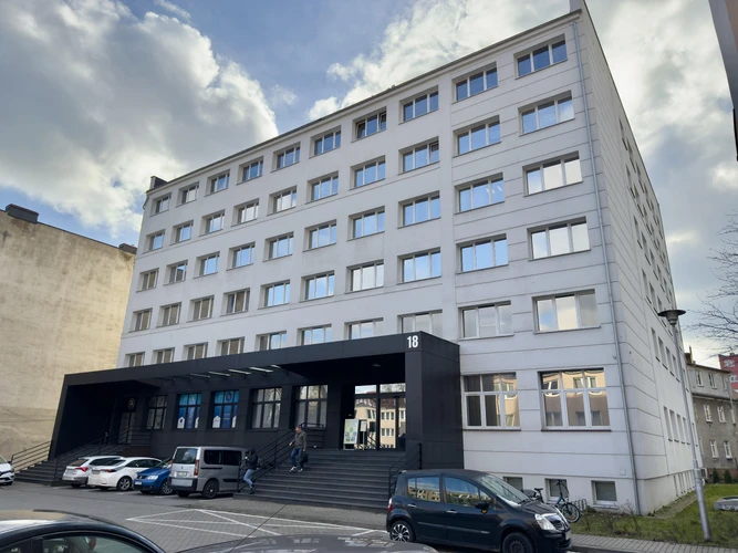 Budynek usługowo-biurowy „18” – Piła, ul. Okrzei 18 – zdjęcie 2